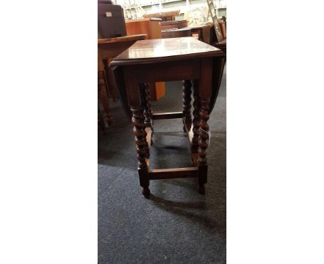 OAK DROP FLAP GATE LEG BARLEY TWIST TABLE