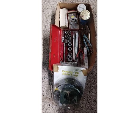 CARTON WITH MISC HAND TOOLS, SOCKET SET &  DOWN PIPE RAIN TRAP