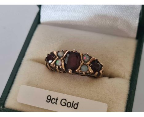 BOXED 9ct GOLD OPAL & GARNET RING, SIZE 'K', 3.8g