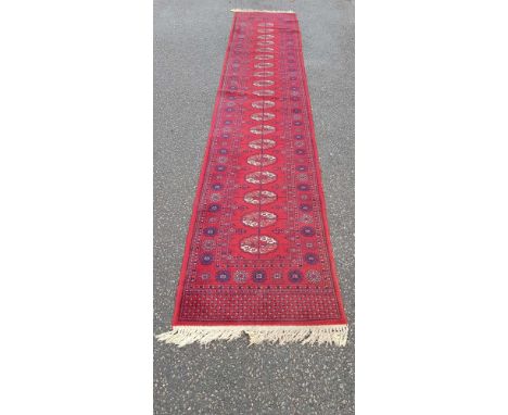 144" X 27" RED PATTERNED RUNNER