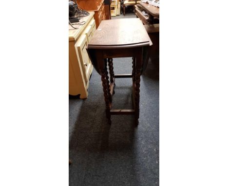 OAK DROP FLAP GATE LEG BARLEY TWIST TABLE