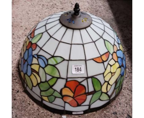 TIFFANY STYLE LAMP SHADE, 16" DIA