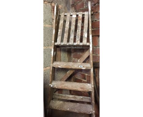 3 STEP VINTAGE WOODEN PINE STEP LADDER