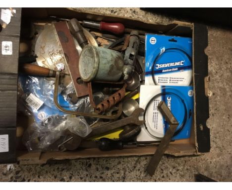 CARTON WITH MISC TOOLS INCL: BLOW LAMP, SCREW DRIVERS, SPIRIT LEVEL, SPANNERS