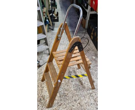 VINTAGE 2 STEP WOODEN STEP LADDER WITH CHROME HAND HOLD