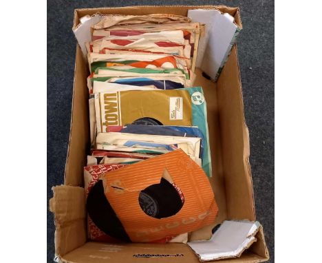 SMALL CARTON OF VINTAGE 45 RECORDS, INCL; DES OCONNOR, ELVIS PRESLEY