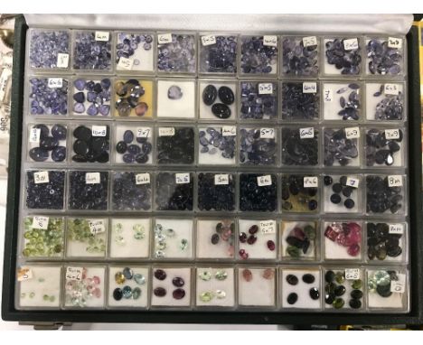 TRAY OF VARIOUS AMETHYST, TOURMALINE GEMSTONES ETC