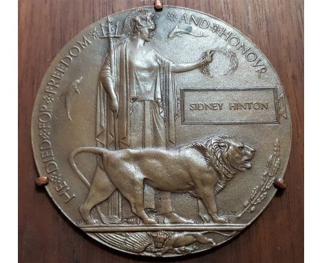 WW1 Memorial Plaque to Gunner S. Hinton, who served with the 118th Siege Battery, Royal Garrison Artillery & who died of woun