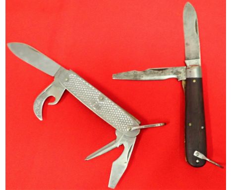 WW2 U.S. Navy LT-29 Ulster &amp; Vietnam imperial pocket knives (2). The Ulster pocket knife under USN WW2 contract features 