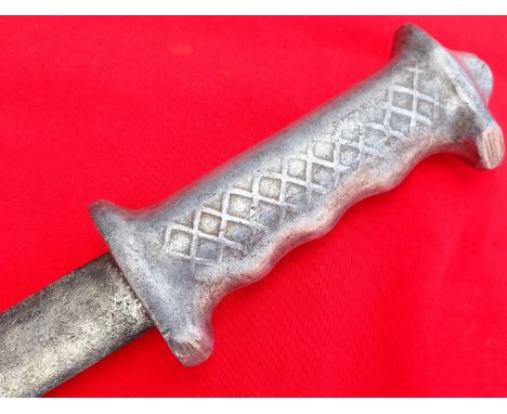 WW2 Australian New Zealand converted knuckle fighting knife. Features cast aluminium chequered grip with raised skull crusher