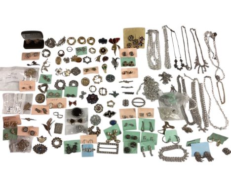 A large collection of couture style and costume jewellery. Diamante and paste set examples. 