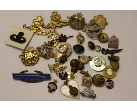 WW2 Badge collection to include: King's Crown Royal Tank Regiment, RA x 2, RAF c, RAF Sterling Silver Air Gunners wing engrav