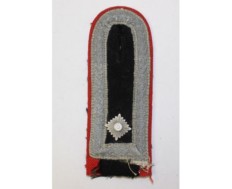 WW2 Third Reich Waffen SS single NCO's Artillery shoulder strap. Sew in pattern, Uniform removed example. Rank of SS-Oberscha