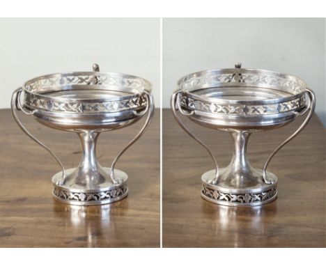  A pair of George V silver pedestal bon-bon dishes, Charles S. Green & Co. Ltd., Birmingham 1913, shallow dish with reticulat