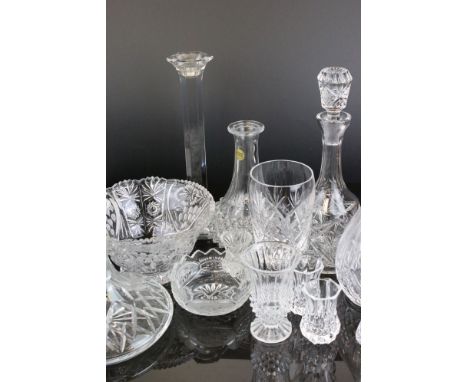 Collection of crystal &amp; cut glass to include ship's decanter, candlestick, fruit bowl etc 