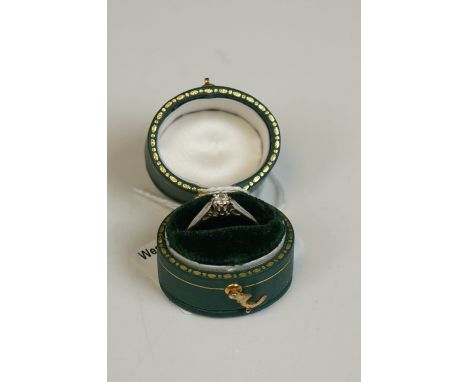 A vintage 9ct white gold diamond ring. 