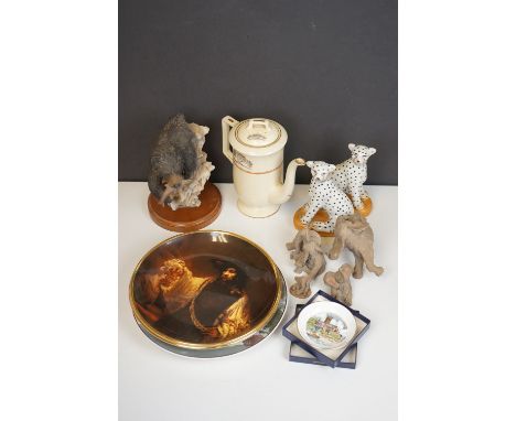 A box of mixed ceramics to include India Jane cats and Royal Worcester dishes. 