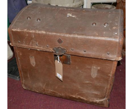 An early 20th century French travelling trunk, H.59 W.62 D.52cm 