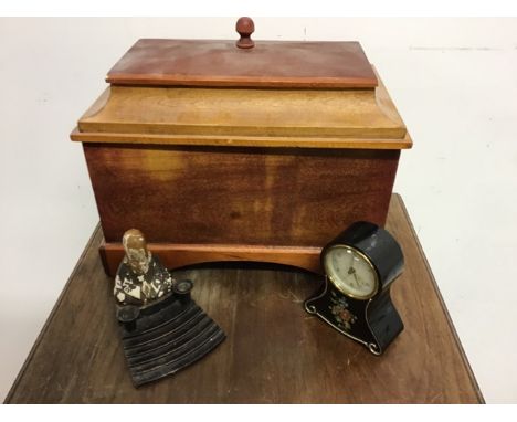 A wooden jewellery casket together with an Oriental desk ornament and w mantle clock. 