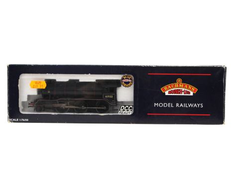 BACHMANN: A boxed OO gauge, K3 '61932' BR Lined Black Early Emblem Group Standard Tender locomotive, '32-276'