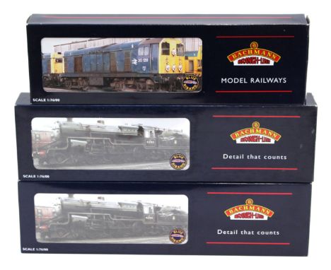 BACHMANN: Three boxed Bachmann OO gauge locomotives to comprise: 32-028 Class 20 Diesel D8134 BR Green with Indicator Boxes, 
