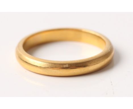 A hallmarked 22ct yellow gold wedding band, ring size G1/2.