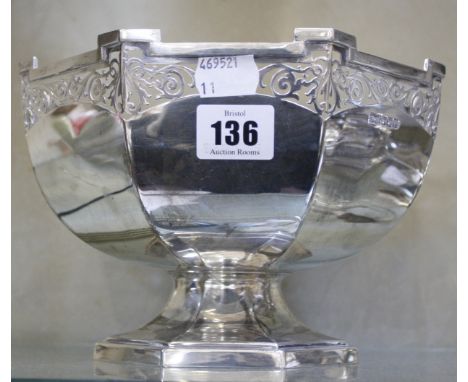 A silver hexagonal fruit bowl, Walker and Hall, Sheffield 1922, 20.89 troy oz. approx.  