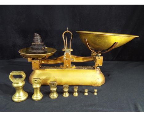 A vintage set of Avery scales with weights. Estimate £20 - £40