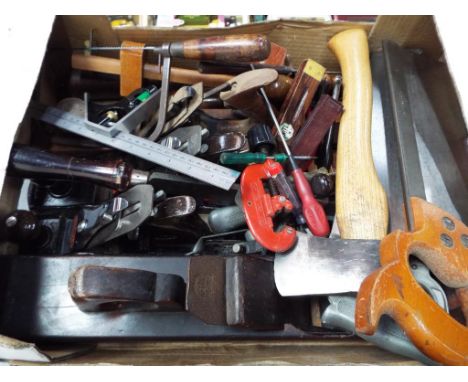 A quantity of hand tools include planes, saws and similar.