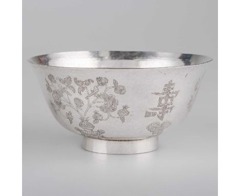 A CHINESE SILVER BOWL, 19TH CENTURY unmarked, the gentle flaring bowl with subtle spot-hammered ground, engraved with vases o