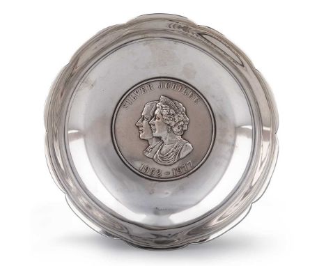 ROYAL INTEREST: AN ELIZABETH II SILVER COMMEMORATIVE DISH by A. Edward Jones Ltd, Birmingham 1977, circular with a scalloped 