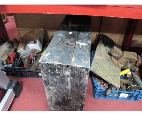 Tools- Record No 1 Vice, spanner, planes, saw etc, large quantity.