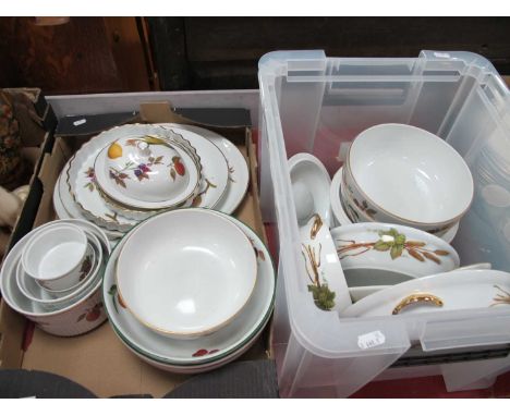 A Collection of Royal Worcester 'Evesham' Oven to Table Ware, including bowls, tureens, flan dishes, souffle dishes, etc. 2 B
