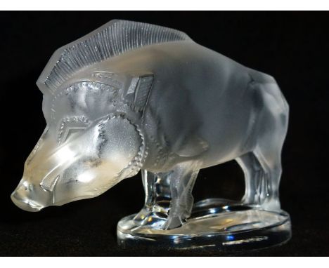 Model No. 1157, first introduced circa 1929, superbly detailed, constructed of frosted crystal glass with an integral clear g