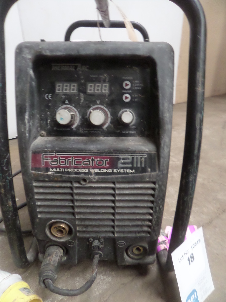 THERMAL ARC FABRICATOR 211I {026073} 200AMP 3 IN 1 WELDER 110V/240V