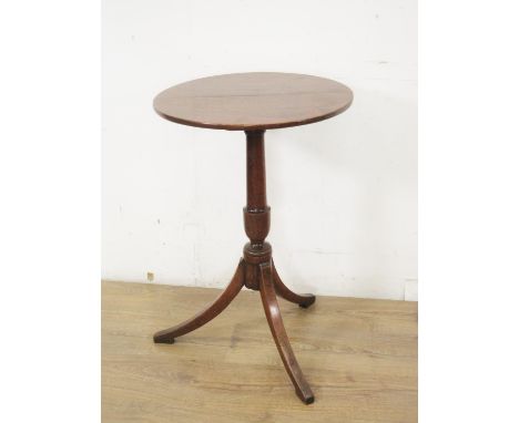 A 19th Century oak Pillar Table with circular top on vase turned column and tripod base, 18in diam 