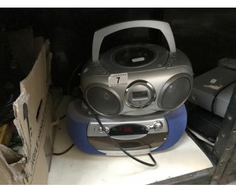 2 Radio/CD players