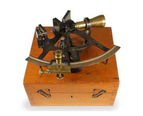 Sextant: historisch hoch interessanter Sextant aus dem Besitz von Kapitän J.C Leach, getestet in Kew 1940: Originales Holzgeh