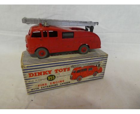 Dinky Toys - 955 Fire Engine with extending ladder in original box