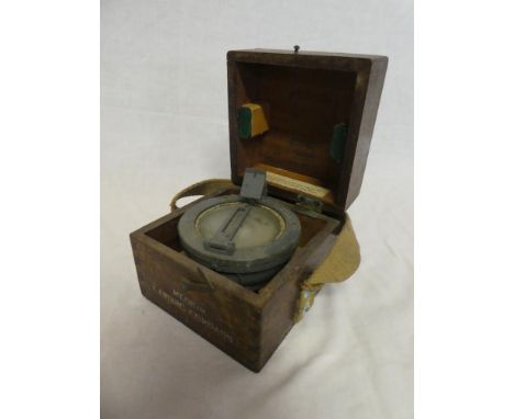 A small Second War RAF medium landing compass in fitted wooden box