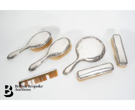 George V silver vanity set, comprising two hair brushes, two clothes brushes, hand mirror and comb (af), Birmingham hallmark 