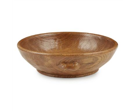 ROBERT 'MOUSEMAN' THOMPSON (1876-1955) CIRCULAR OAK BOWL, CIRCA 1945 with tooled surface, carved to the side with a mouse (Di