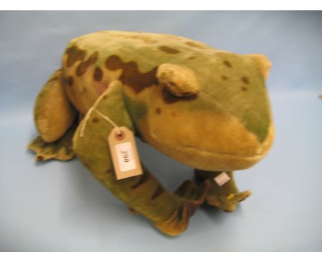 Unusual Steiff child's stool in the form of a frog (with damages)