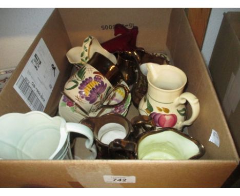 Quantity of Wade harvest ware and copper lustre ware