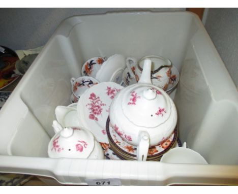 Coalport Divinity pink tea service together with a Coalport Imari pattern part tea service