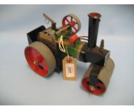Mamod model steam traction engine