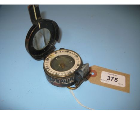 Early 20th Century M.O.D. marked field compass, mark III, No. B320201 (lacking leather case)