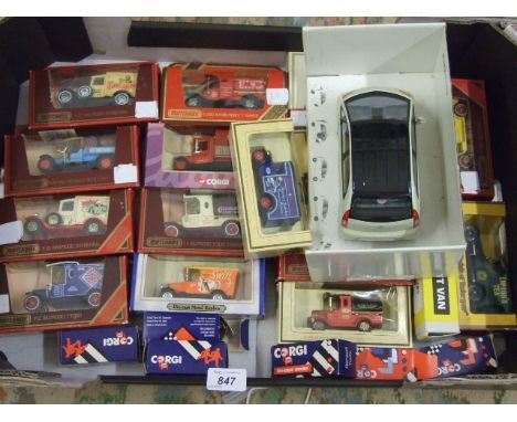 TRAY OF ASSORTED MODEL VEHICLES TO INCLUDE LLEDO AND CORGI