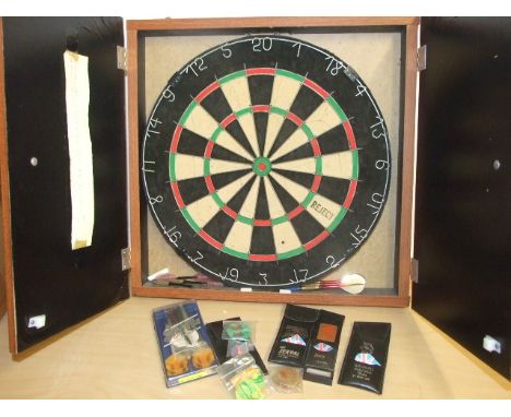 QUANTITY OF VINTAGE DARTS, FLIGHTS AND CASED DART BOARD