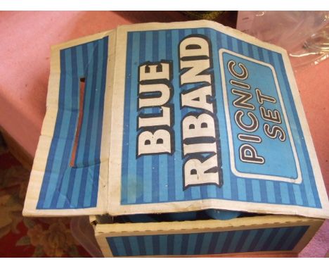 Vintage Retro Blue Riband Picnic Set